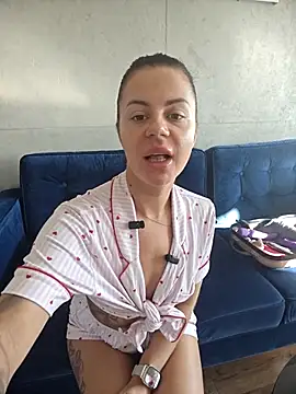Snapshot of BabyFaceMia chatting on October 2025 08:04:01 AM BabyFaceMia online show from October 2025 08:04:01 AM