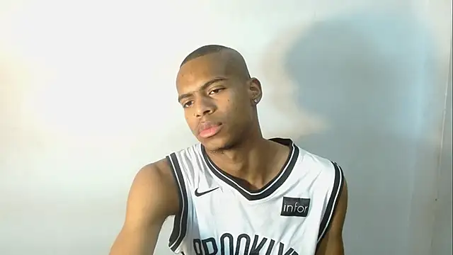 criss zuri online show from October 2025 11:44:01 AM