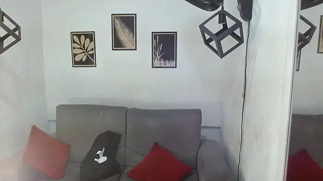 criss zuri online show from December 2025 12:23:02 PM