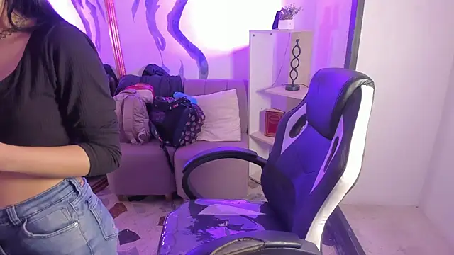 AlliceCopper online show from February 2026 12:00:01 PM