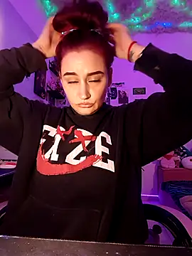 Snapshot of blazed_vixen chatting on January 2026 10:13:02 PM blazed vixen online show from January 2026 10:13:02 PM