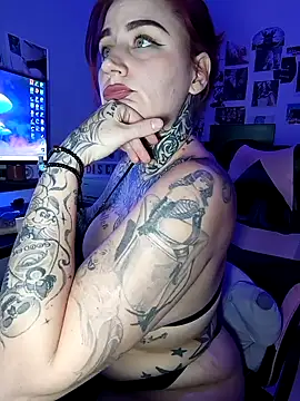 Snapshot of blazed_vixen chatting on February 2026 12:15:02 AM blazed vixen online show from February 2026 12:15:02 AM