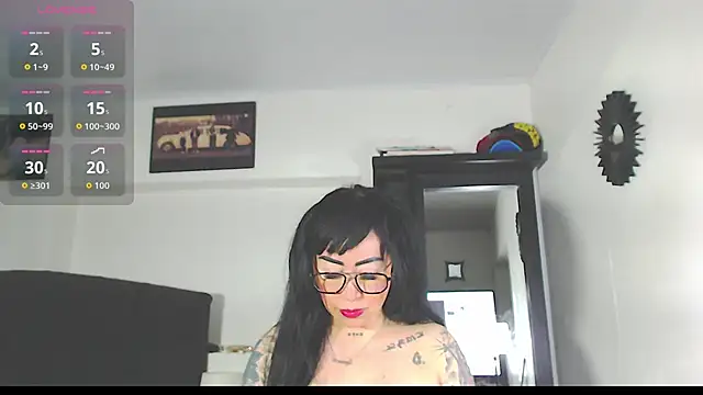 Snapshot of Vicky_hotmilf chatting on October 2025 11:12:02 AM Vicky hotmilf online show from October 2025 11:12:02 AM