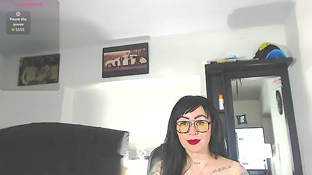 Snapshot of Vicky_hotmilf chatting on November 2025 03:01:02 PM Vicky hotmilf online show from November 2025 03:01:02 PM