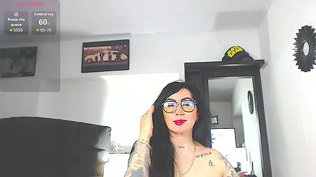 Snapshot of Vicky_hotmilf chatting on February 2026 11:05:02 AM Vicky hotmilf online show from February 2026 11:05:02 AM