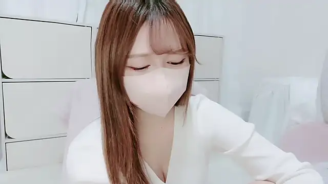 Snapshot of Hanachan_Gcup_ chatting on November 2025 06:37:02 AM Hanachan Gcup online show from November 2025 06:37:02 AM