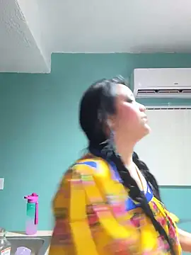 Snapshot of MyHoneyFrida chatting on September 2025 02:23:01 AM MyHoneyFrida online show from September 2025 02:23:01 AM