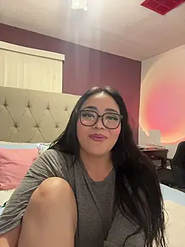 Snapshot of MyHoneyFrida chatting on November 2025 04:00:01 AM MyHoneyFrida online show from November 2025 04:00:01 AM