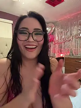 Snapshot of MyHoneyFrida chatting on December 2025 05:57:01 AM MyHoneyFrida online show from December 2025 05:57:01 AM