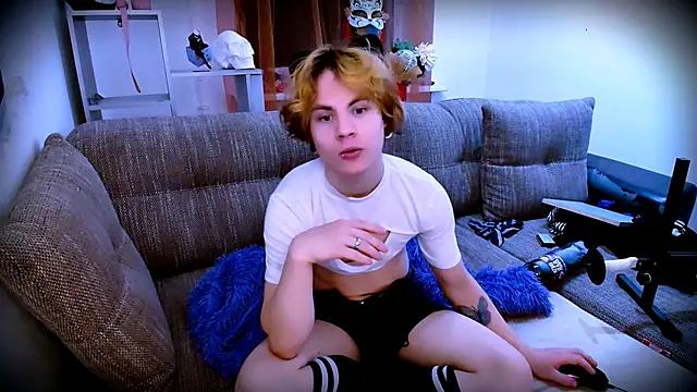 Snapshot of SparkyFerret chatting on November 2025 04:18:02 PM SparkyFerret online show from November 2025 04:18:02 PM