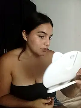 Snapshot of chloe_90 chatting on October 2025 11:02:02 PM chloe 90 online show from October 2025 11:02:02 PM