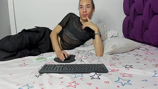 berenicelV online show from November 2025 04:43:02 PM