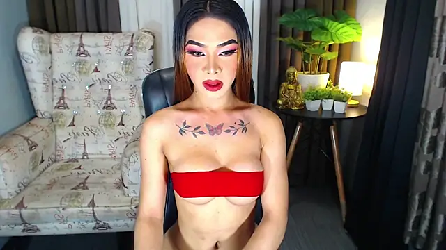 Snapshot of MariaLucyJasminx chatting on October 2025 06:50:01 PM MariaLucyJasminx online show from October 2025 06:50:01 PM