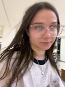 MiniVi online show from November 2025 03:40:01 AM