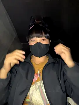 Snapshot of delwyn- chatting on November 2025 05:47:02 PM delwyn- online show from November 2025 05:47:02 PM