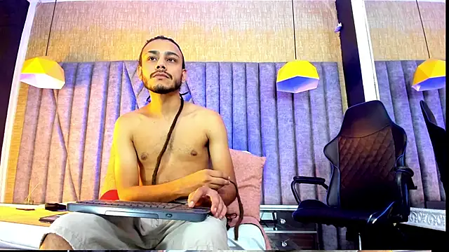 Snapshot of Boss_Domiinator chatting on October 2025 03:51:02 AM Boss Domiinator online show from October 2025 03:51:02 AM