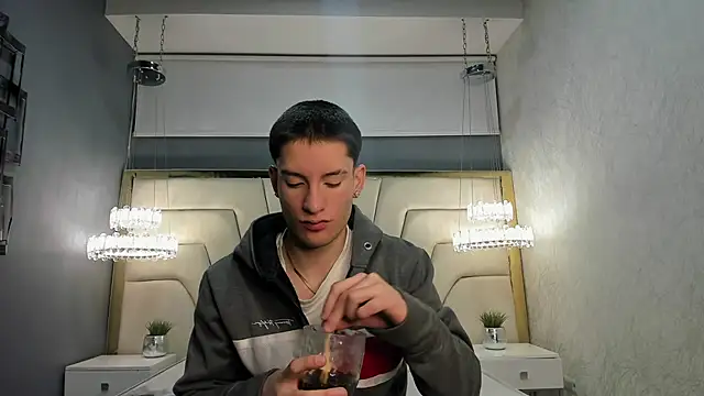 HunterHeat  online show from September 2025 11:47:01 AM