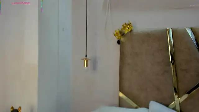 HunterHeat  online show from October 2025 12:33:01 PM