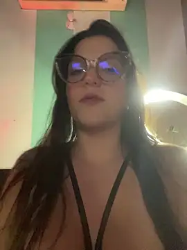 alilith online show from December 2025 07:56:02 PM