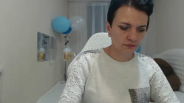 AvaSaturnian online show from September 2025 06:17:01 AM