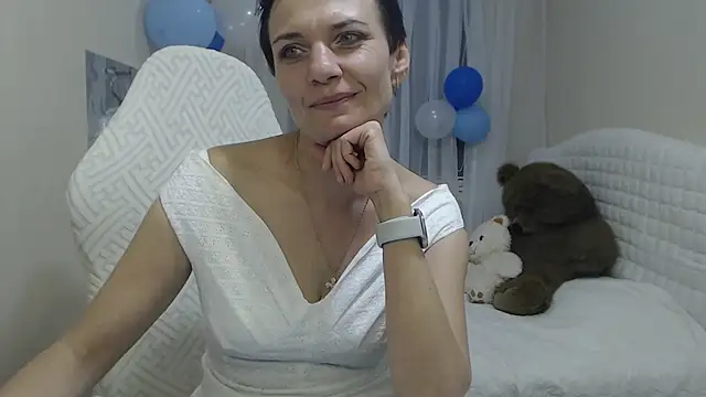 AvaSaturnian online show from September 2025 12:31:02 PM