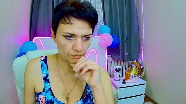 AvaSaturnian online show from October 2025 06:22:02 AM