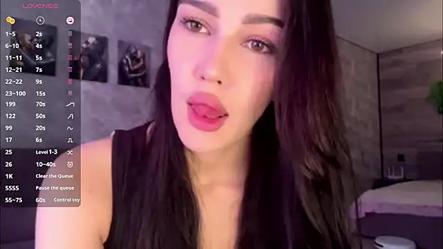 AuraJefcoat online show from June 2026 12:33:01 PM