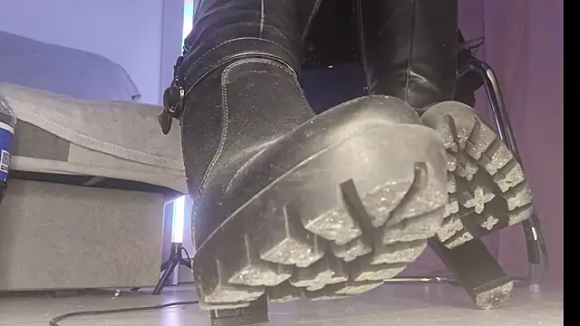 CruelSiren online show from October 2025 10:04:02 PM