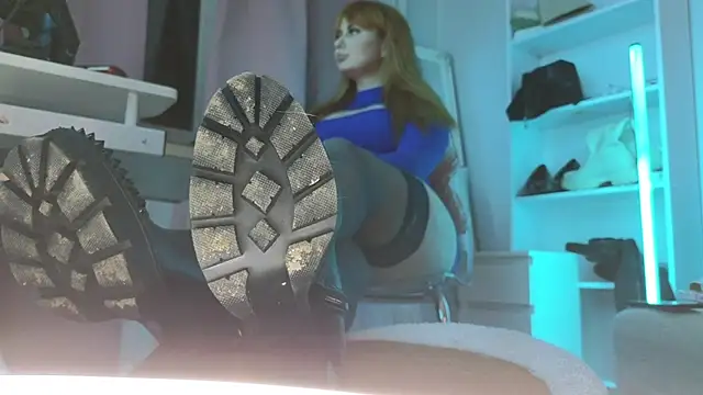 CruelSiren online show from December 2025 08:17:01 PM