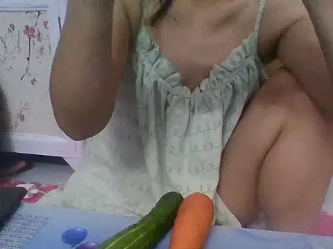 YukiLy online show from October 2025 09:25:01 PM