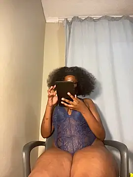 Moonzy77 online show from September 2025 05:40:02 PM