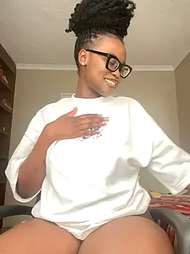 Moonzy77 online show from October 2025 12:50:02 PM