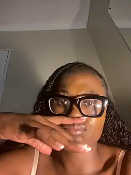 Moonzy77 online show from October 2025 12:58:01 AM