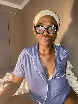 Moonzy77 online show from November 2025 01:16:01 AM