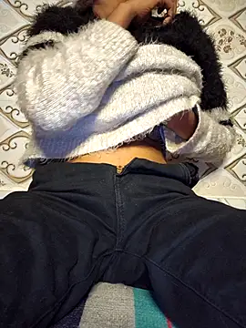 Aidakhan1212 online show from November 2025 09:45:01 AM