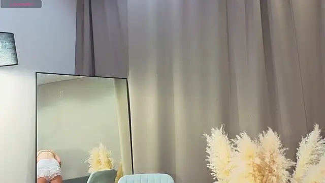 VincenzaGarigliano online show from September 2025 01:06:01 AM