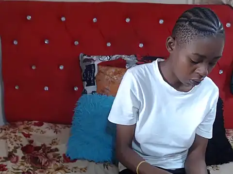 SweetSlenderChoc online show from November 2025 12:06:01 PM