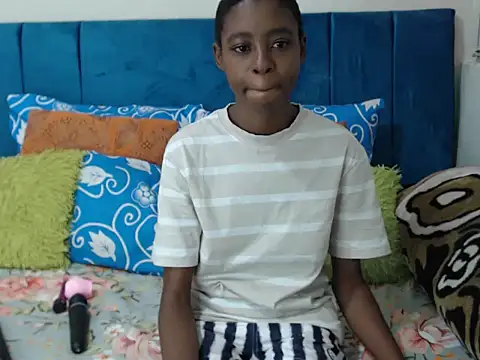 SweetSlenderChoc online show from May 2026 11:16:01 AM