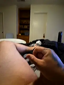 Snapshot of Kwillie chatting on November 2025 03:27:01 AM Kwillie online show from November 2025 03:27:01 AM