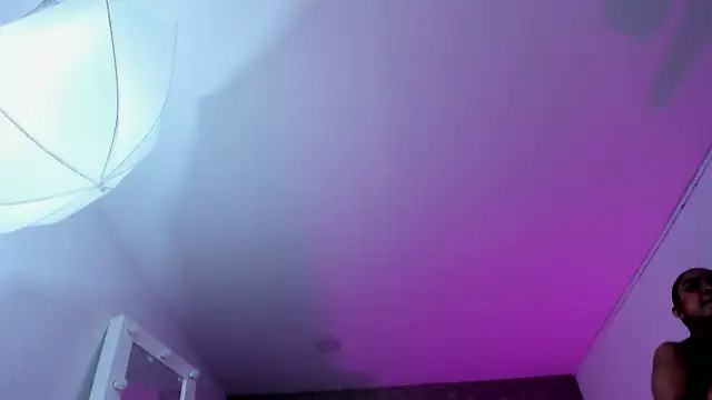 Snapshot of KaylieBrooks chatting on November 2025 03:38:02 PM KaylieBrooks online show from November 2025 03:38:02 PM