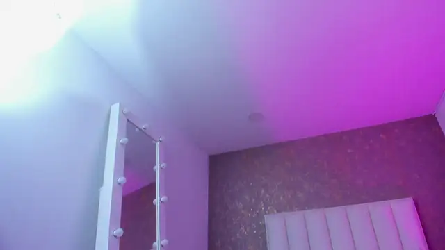 Snapshot of KaylieBrooks chatting on December 2025 07:08:02 PM KaylieBrooks online show from December 2025 07:08:02 PM