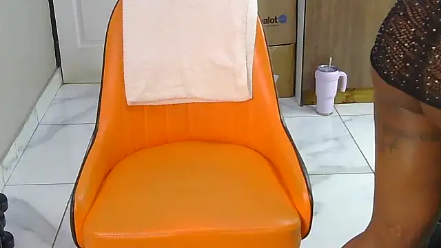 Snapshot of Sultry_Booty chatting on November 2025 05:07:01 AM Sultry Booty online show from November 2025 05:07:01 AM