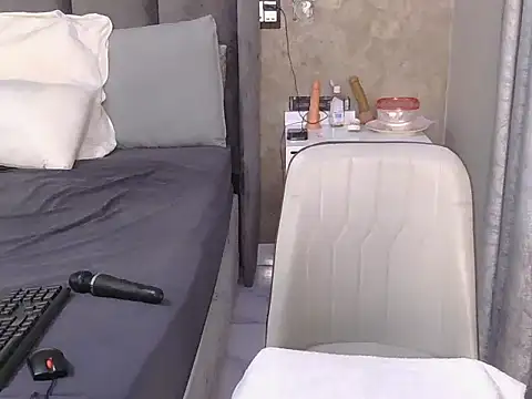 Snapshot of Sultry_Booty chatting on November 2025 02:34:02 AM Sultry Booty online show from November 2025 02:34:02 AM