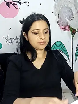 ValerieLove  online show from November 2025 07:47:01 PM