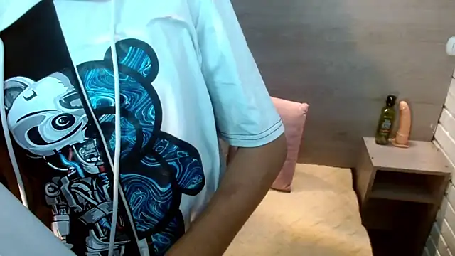 Penelopee Rouse online show from November 2025 08:10:01 PM