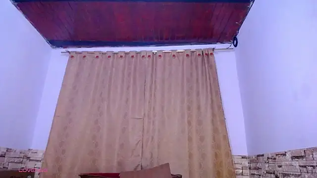 DaraKat18 online show from November 2025 10:09:01 PM