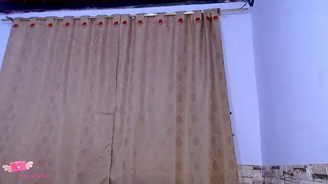 DaraKat18 online show from November 2025 10:08:02 PM