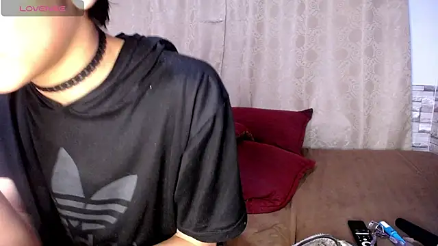 DaraKat18 online show from November 2025 09:05:02 PM