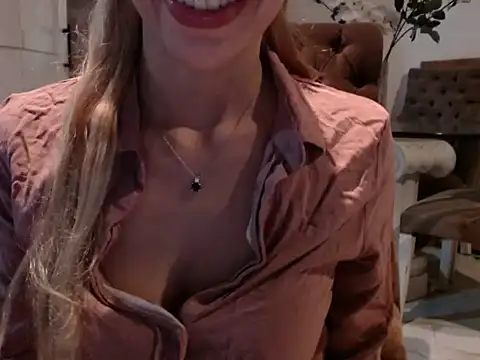 Snapshot of Marrr-hot chatting on November 2025 01:06:02 AM Marrr-hot online show from November 2025 01:06:02 AM