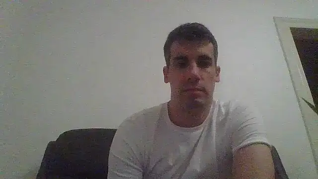 JulioIsHere4you online show from November 2025 05:42:01 AM